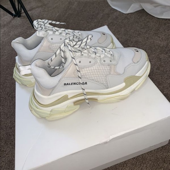 Balenciaga Triple S - Picture 2 of 4